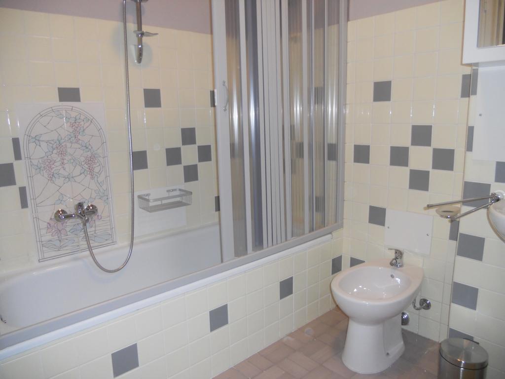 B&B International Trieste Exteriör bild
