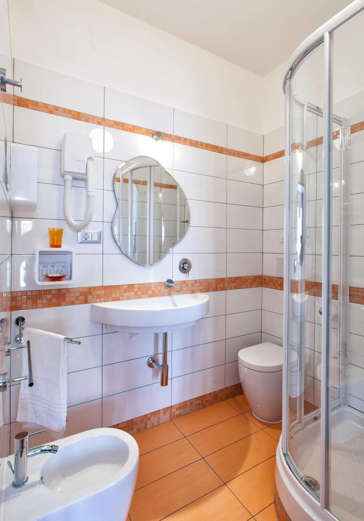 B&B International Trieste Exteriör bild